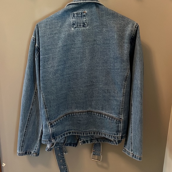 Stylish Jean jacket - Picture 2 of 3